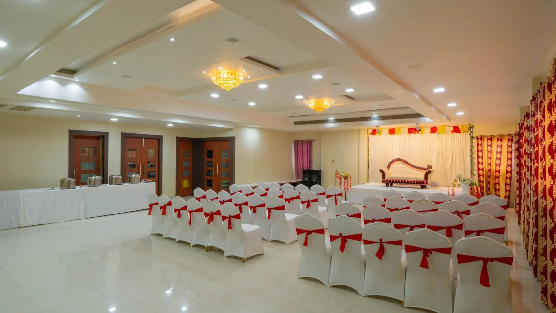 Hotel Kiaara Varanasi 3*,