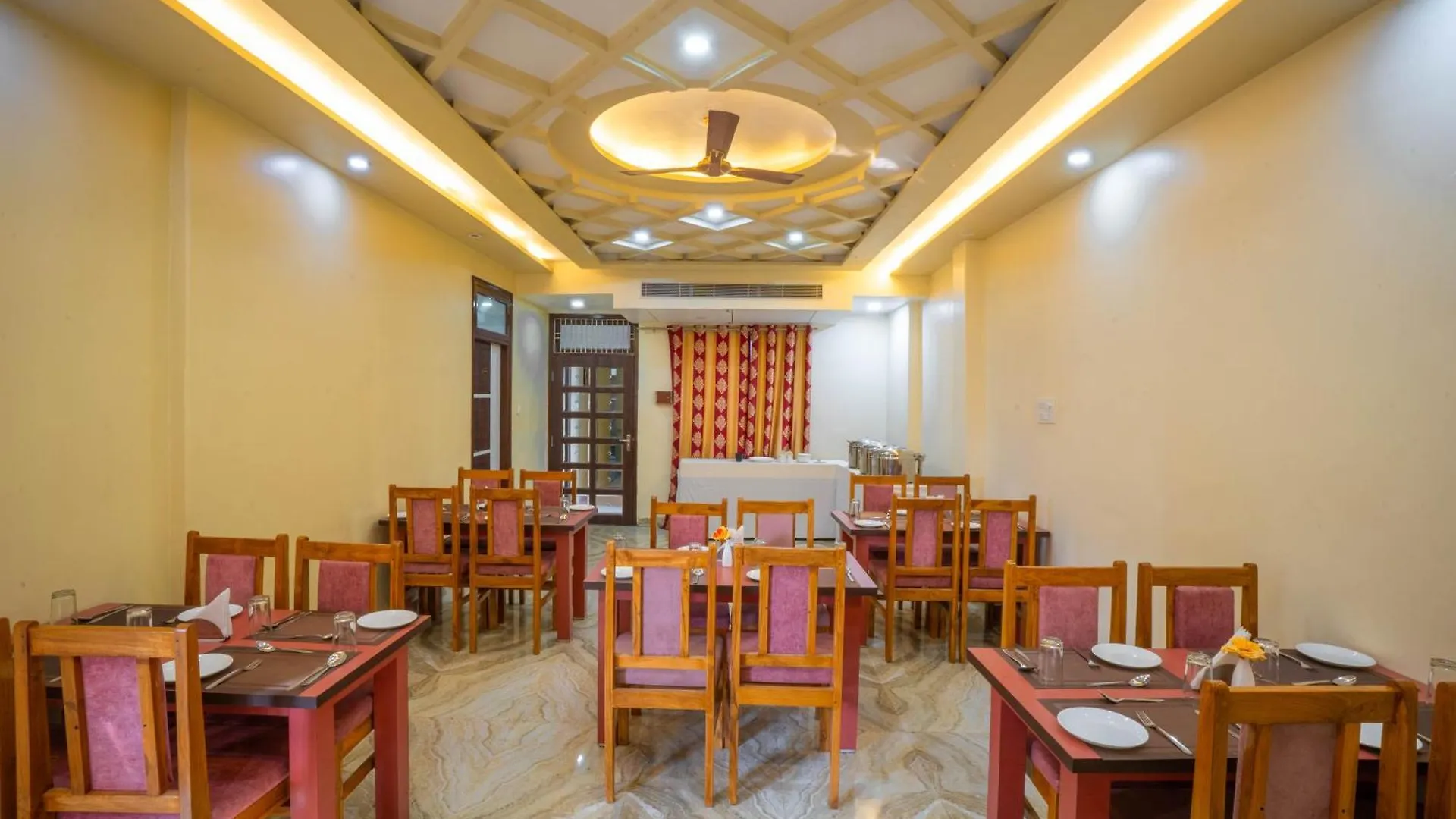 Hotel Kiaara Varanasi