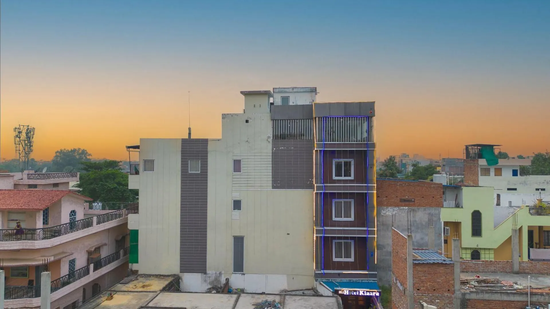 Hotel Kiaara Varanasi