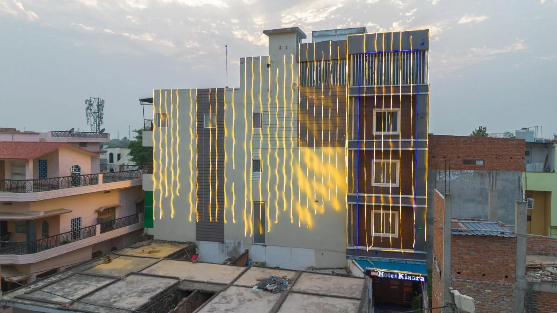 Hotel Kiaara Varanasi 3*,