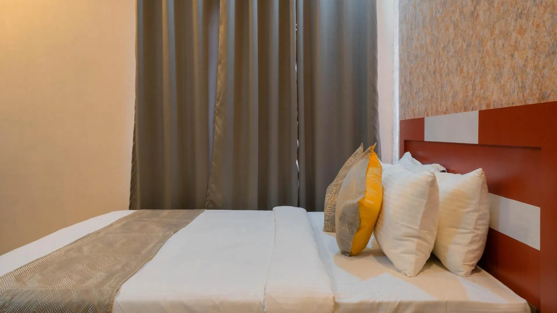 Hotel Kiaara Varanasi