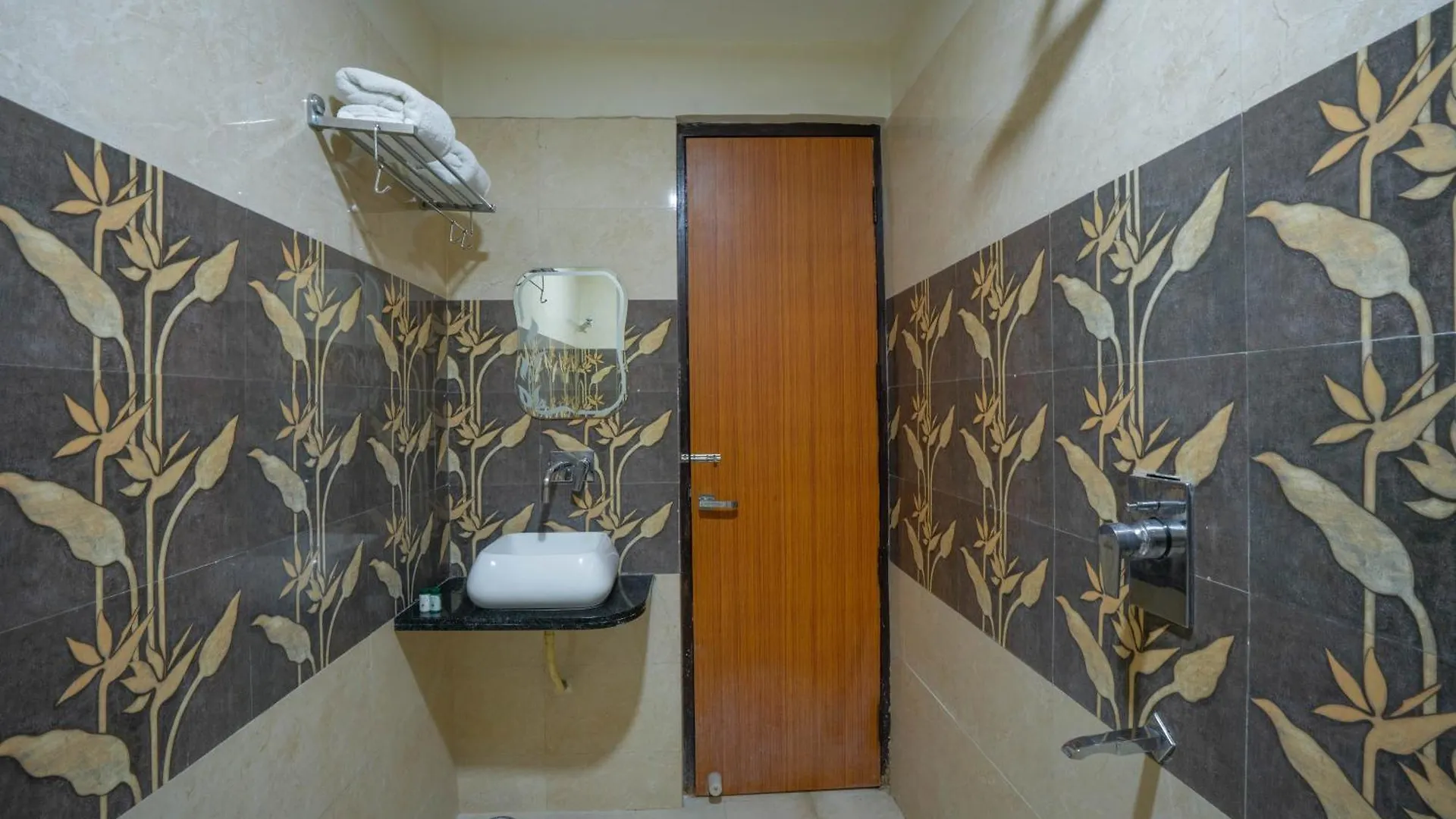 Hotel Kiaara Varanasi