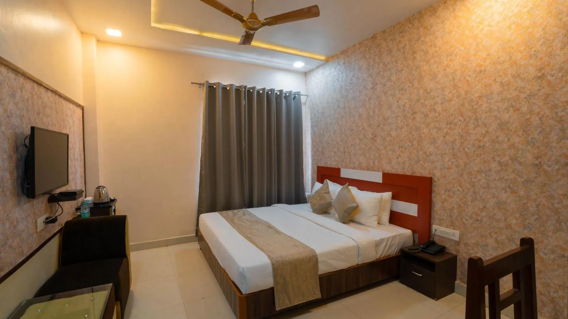 Hotel Kiaara Varanasi