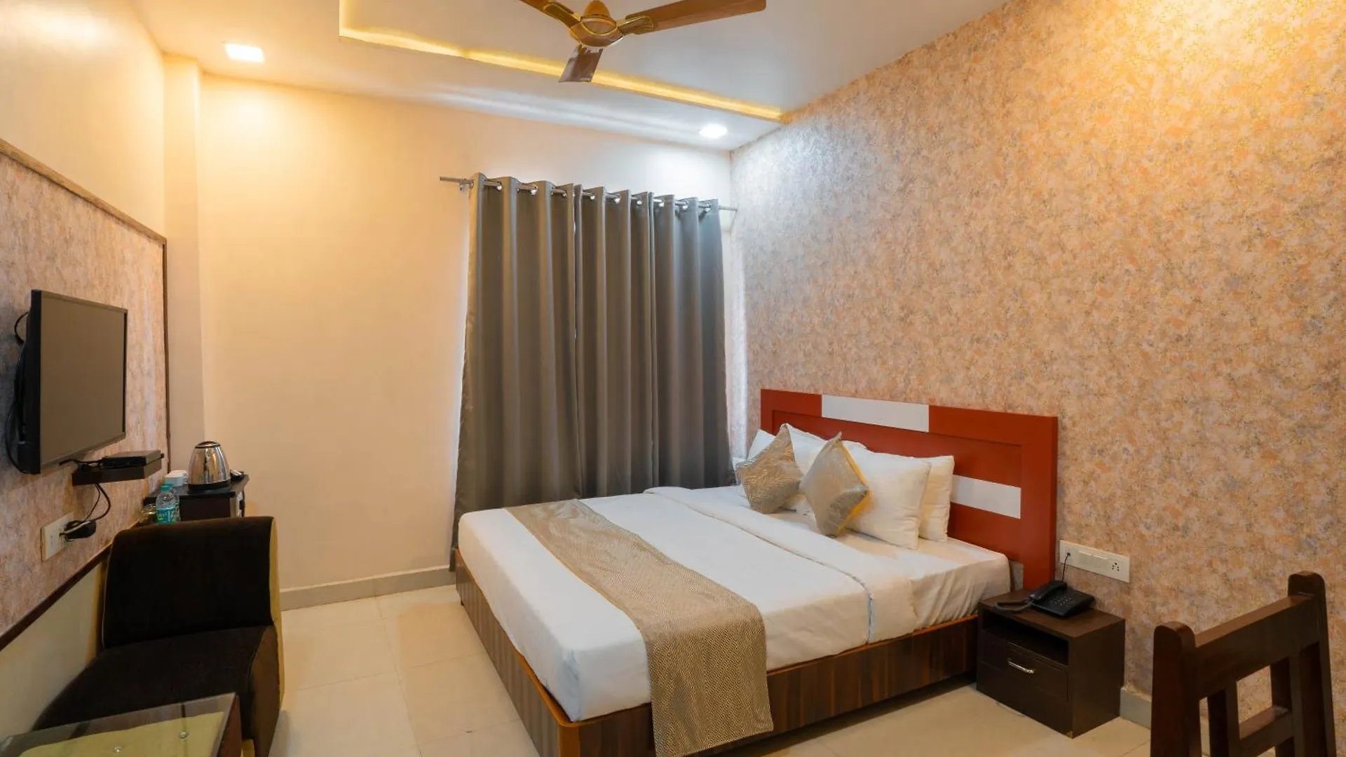 Hotel Kiaara Varanasi