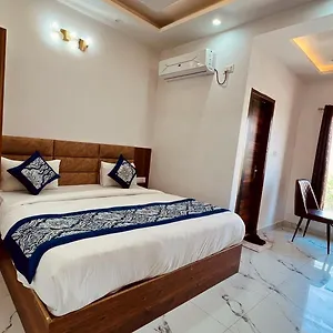 Bed & Breakfast Aerovilla By Jmd Group ***