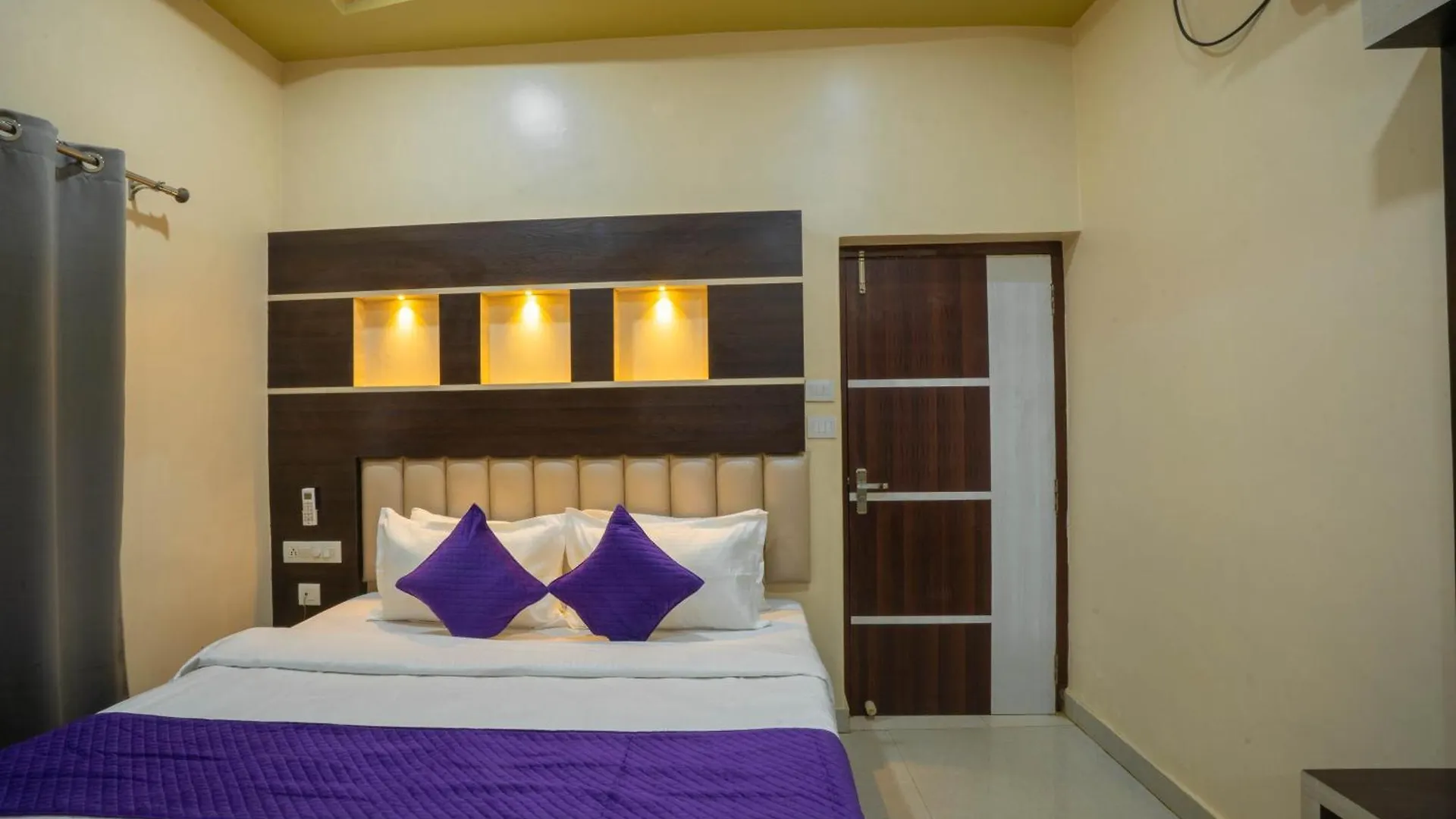 Hotel Kiaara Varanasi