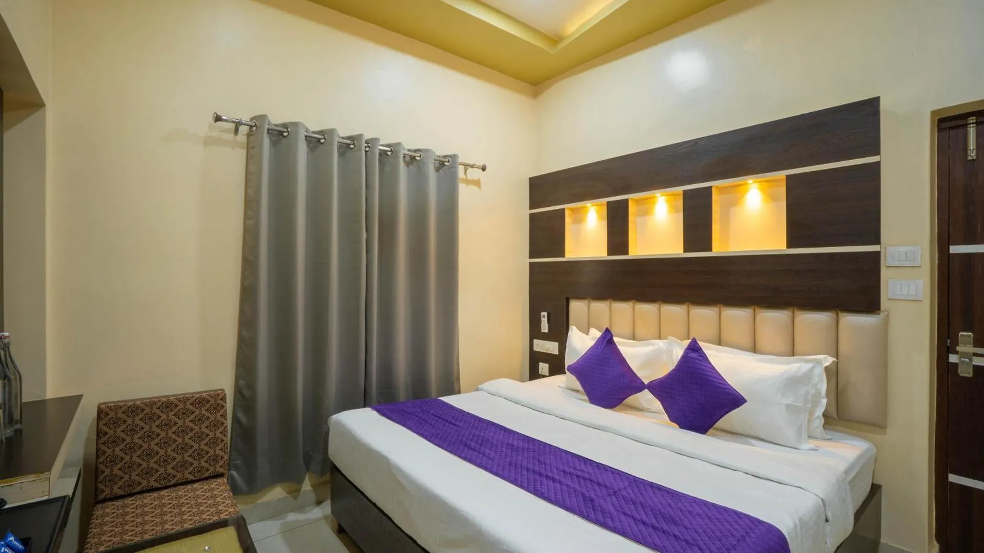 Hotel Kiaara Varanasi