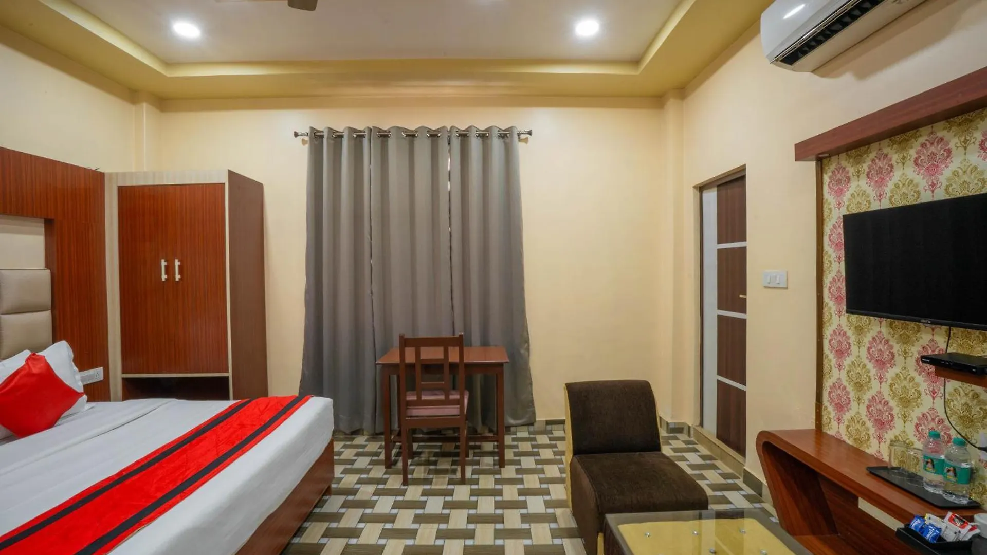 Hotel Kiaara Varanasi