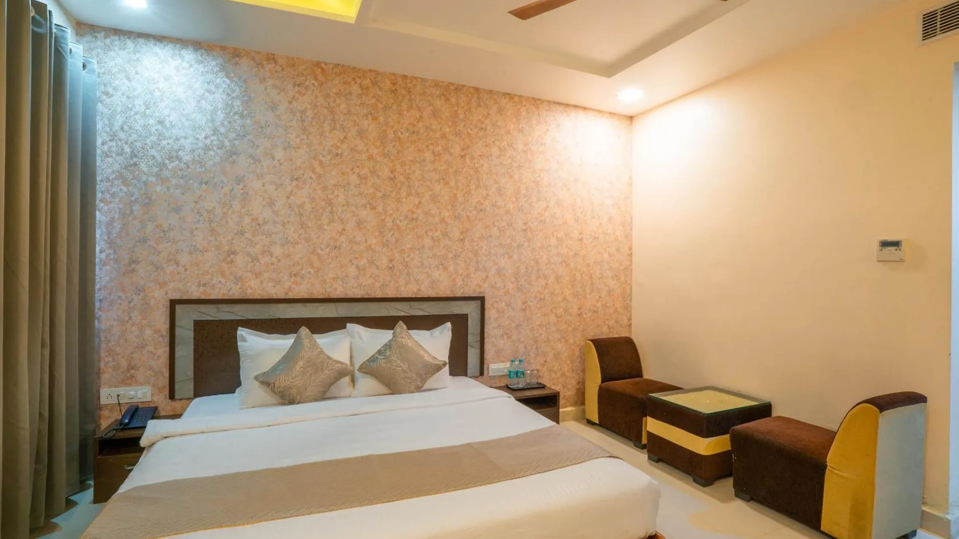 Hotel Kiaara Varanasi