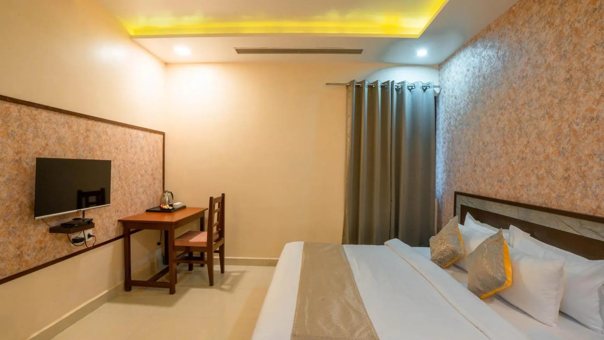 ***  Hotel Kiaara Varanasi India