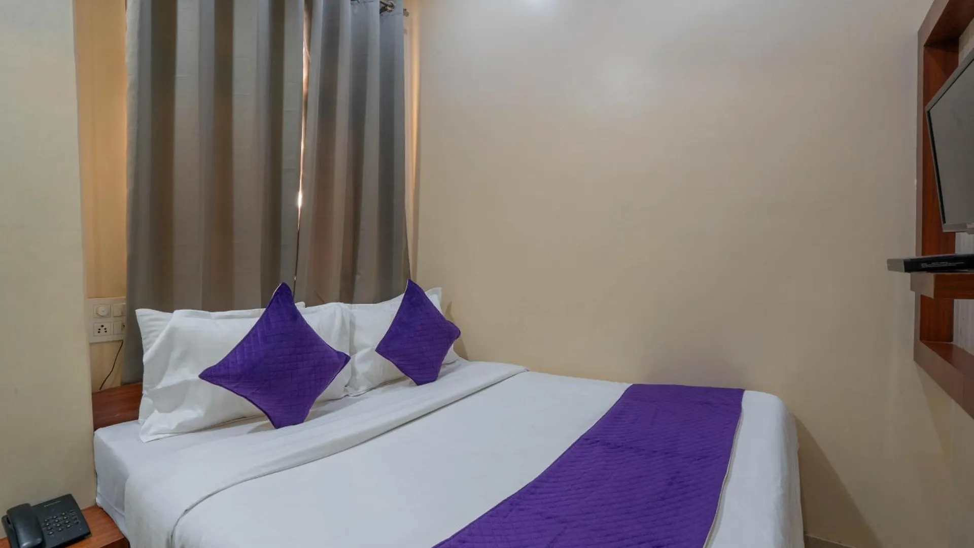 Hotel Kiaara Varanasi