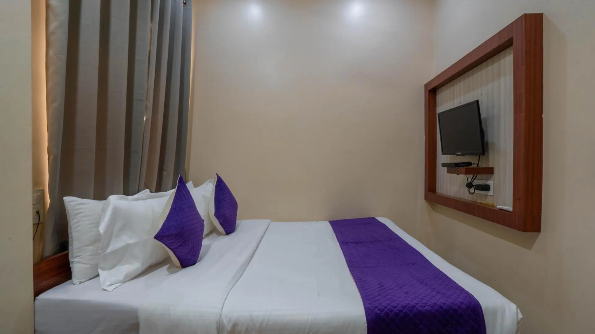 Hotel Kiaara Varanasi