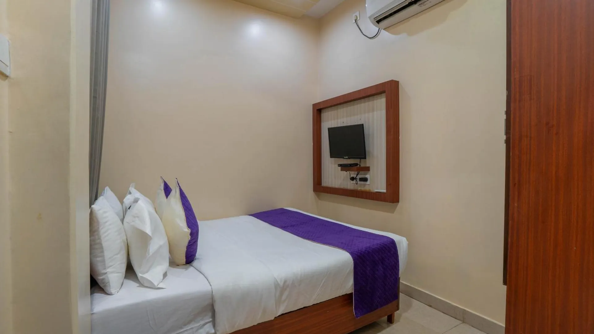 ***  Hotel Kiaara Varanasi India