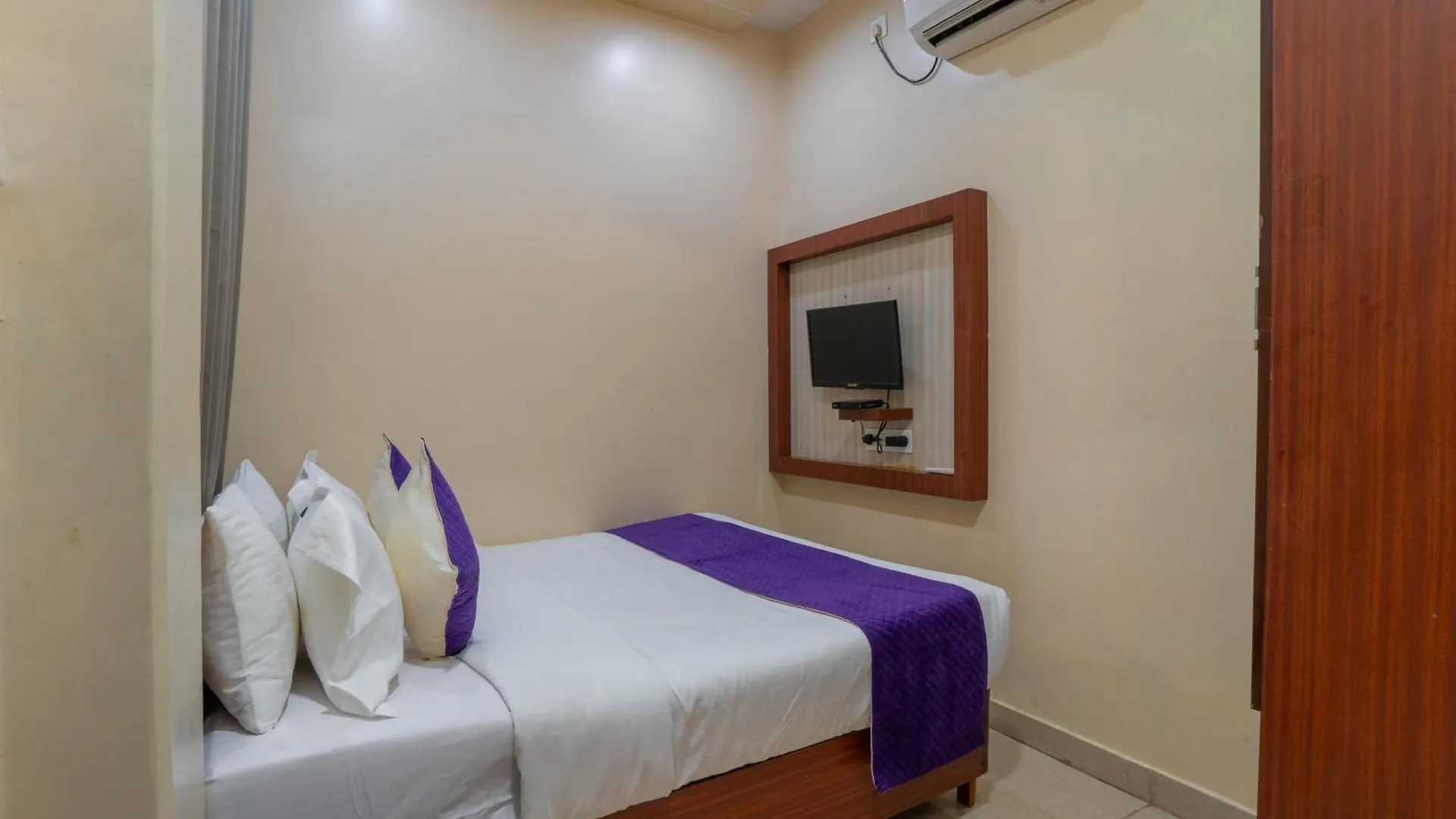 Hotel Kiaara Varanasi